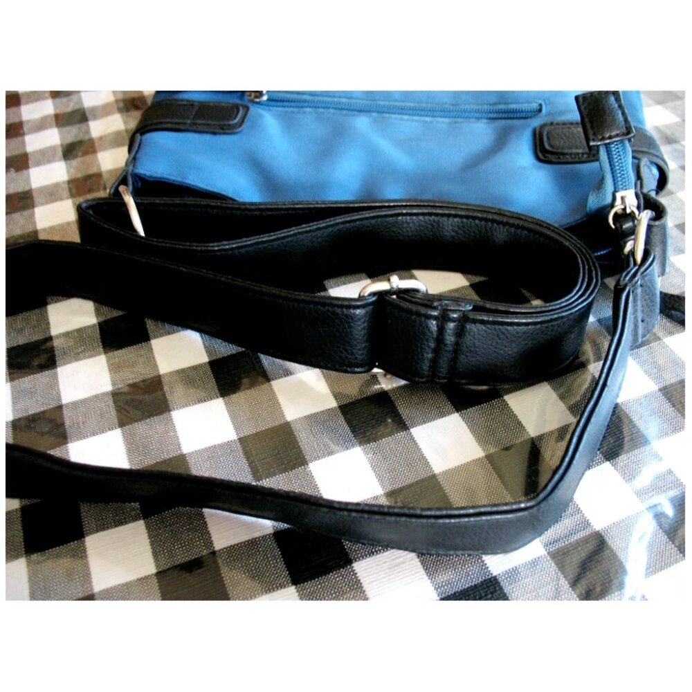 Roots crossbody bag, Almost new! - Picture 6 of 13